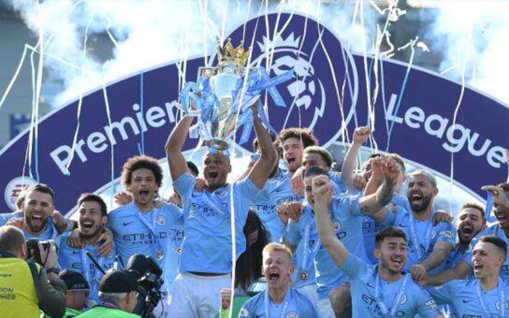 激烈争执 激烈争执