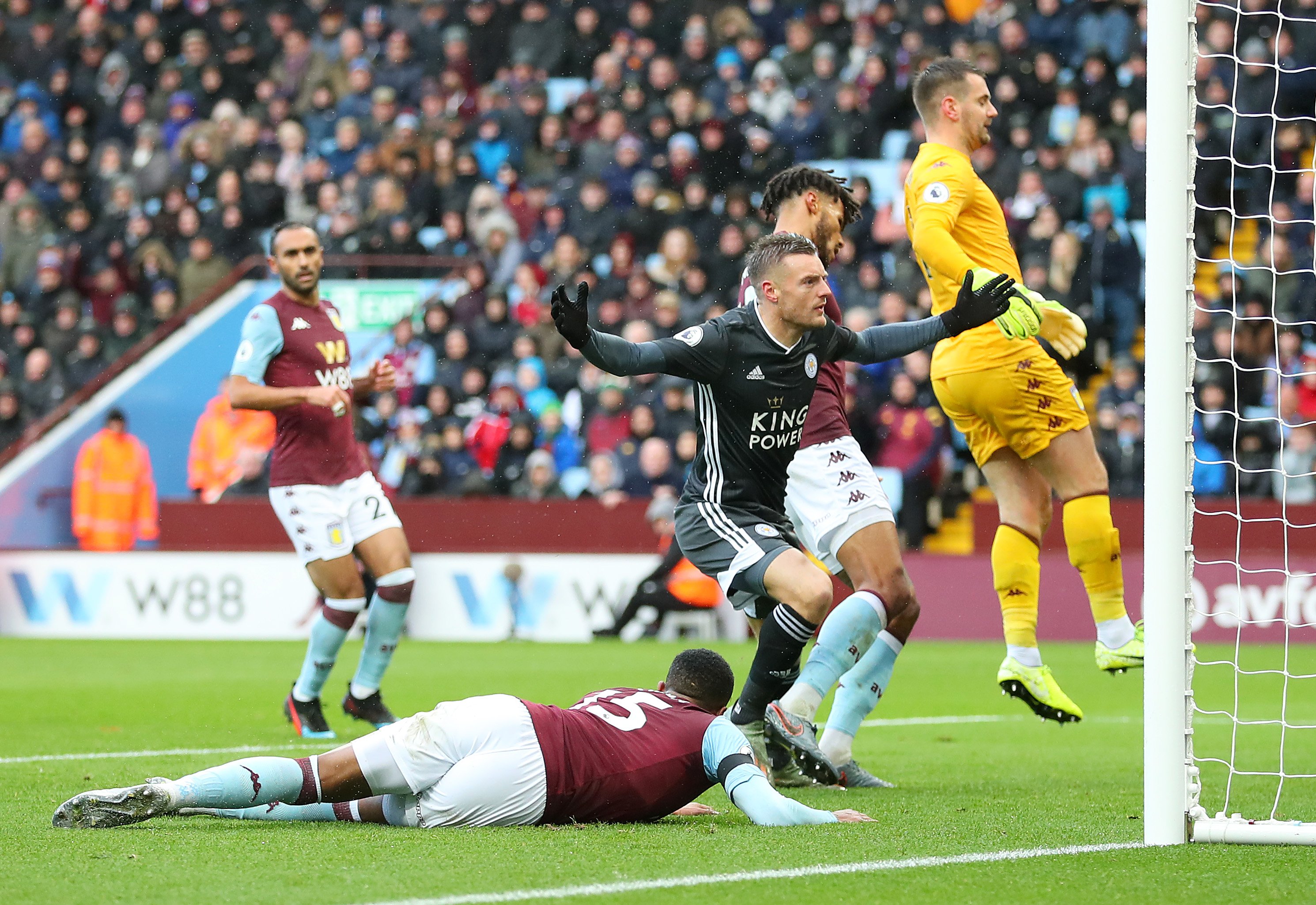 在防守端 在防守端